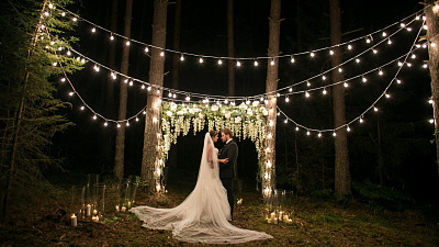 Варианты украшения зала на свадьбу своими руками