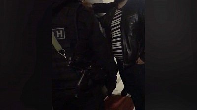 Полицейские сняли на видео предполагаемых телефонных мошенников