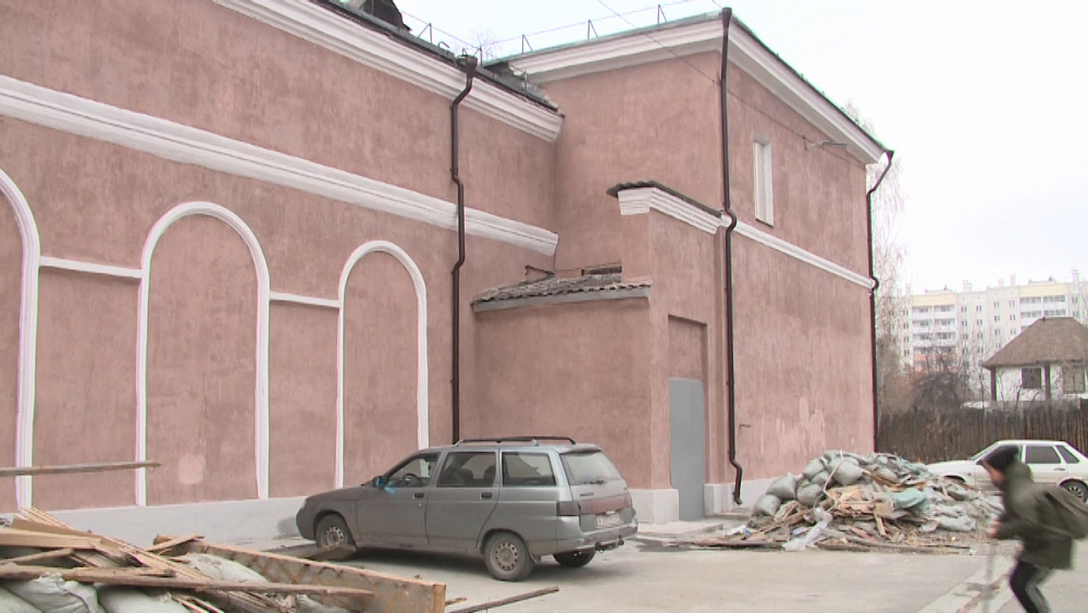 В Центре досуга Строитель проверяют качество ремонтных работ