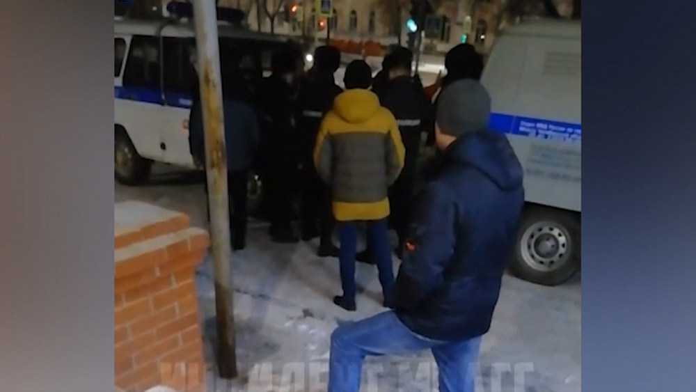 Мужчин наказали за неповиновение полицейским