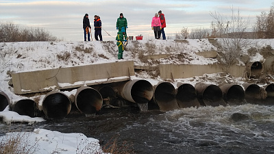 Прокуратура требует взыскать с ЧМК еще 250 миллионов рублей за загрязнение реки Миасс