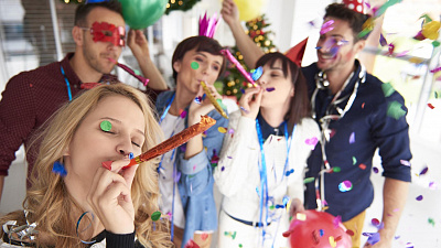 22 идеи для корпоративных подарков и развлечений на юбилей компании