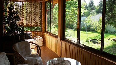 Веранда на даче, остекление и пристройка к дачному домику