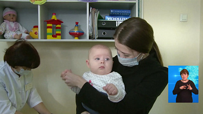 В поликлиниках начали раздавать каши