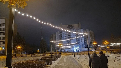 В мэрии Челябинска рассказали, когда полностью включат новогоднюю иллюминацию