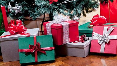 Челябинцы хотят получить на Новый год путешествие, а подарить — сувенир