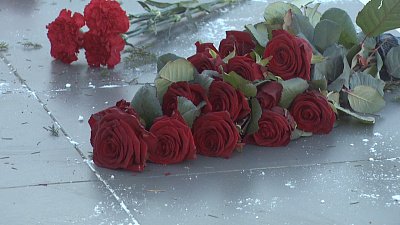 В Миассе возложили цветы возле Вечного огня