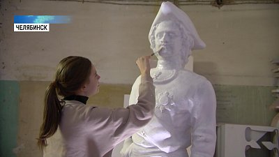 В Челябинске из пенопласта изготовили скульптуру Петра Великого
