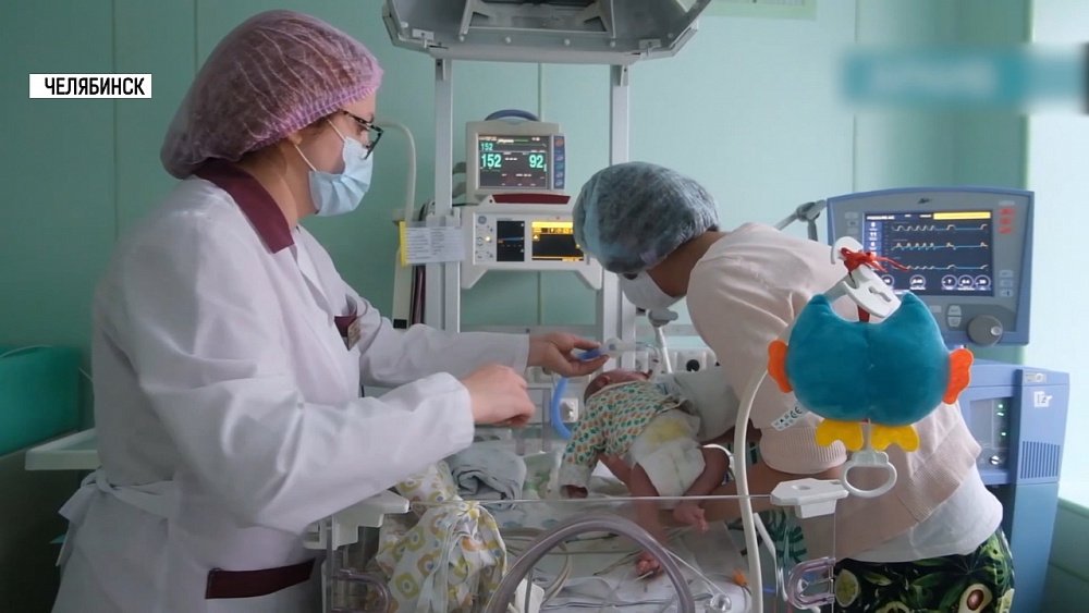 В роддомах мамы «навещают» детей по видеосвязи