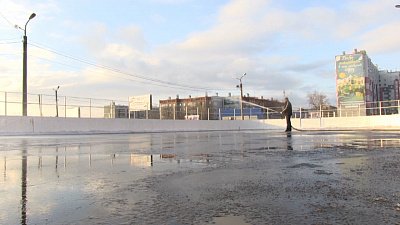 В Миассе полным ходом идет заливка катков