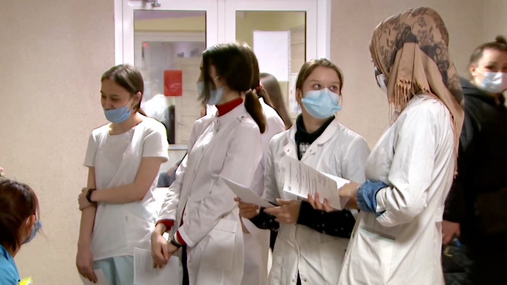 Студентам-медикам будут платить за практику