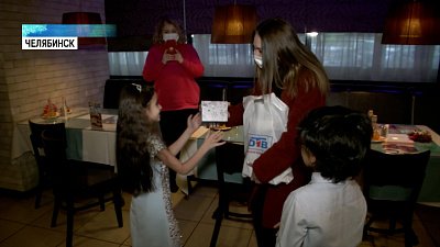 Журналисты ОТВ подарили Заре краски