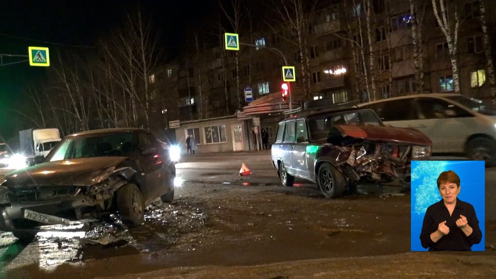 В Златоусте столкнулись две легковушки