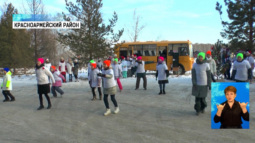 Школьники Миасского поздравили врачей
