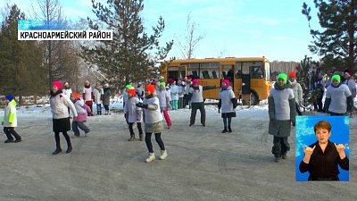 Школьники Миасского поздравили врачей