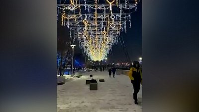 Видео сказочной иллюминации на набережной реки Миасс