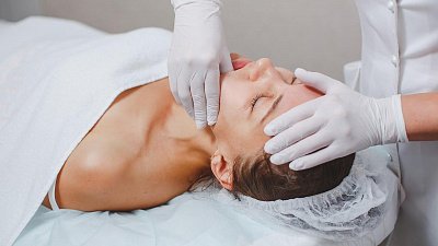 Помогает ли буккальный массаж для омоложения лица