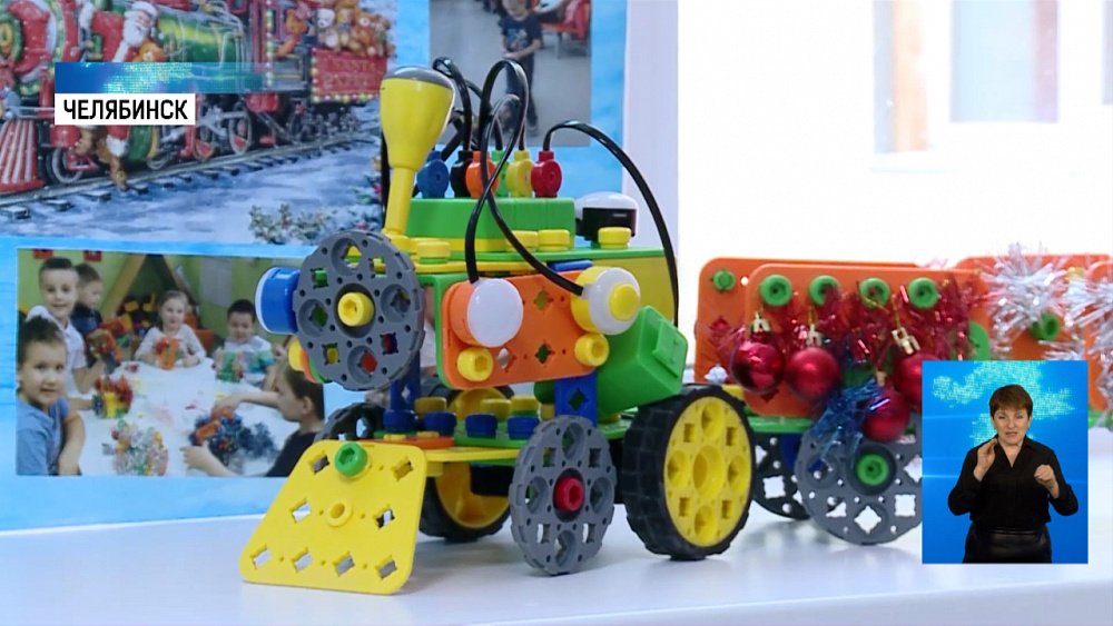 Дед Мороз изучил проекты инженеров