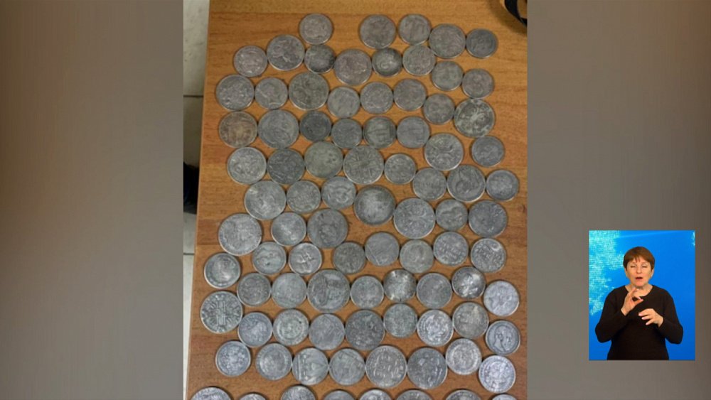 Челябинец обманул мужчину с монетами