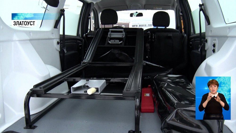 Больнице Златоуста подарили два автомобиля