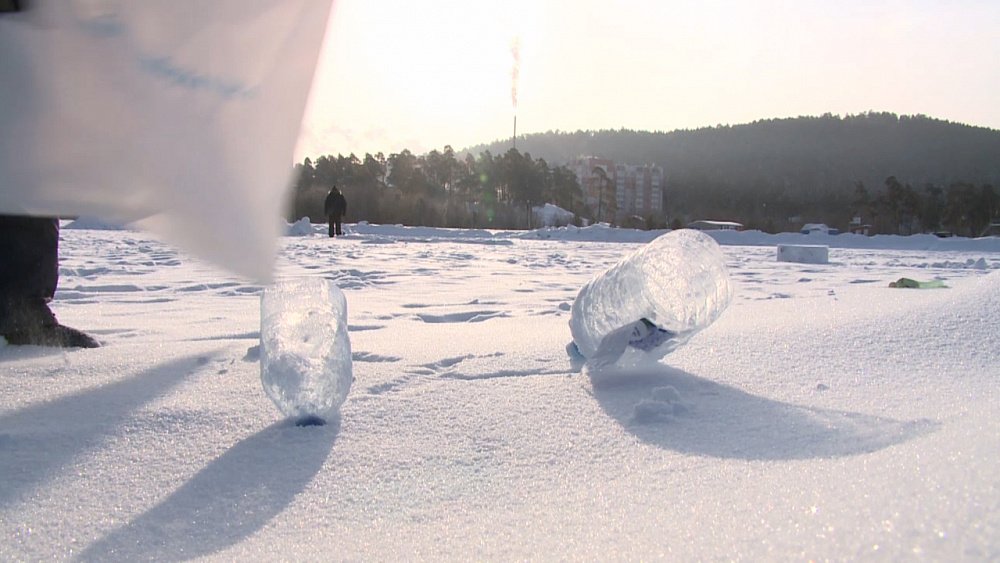 Сотрудники Управления экологии провели субботник