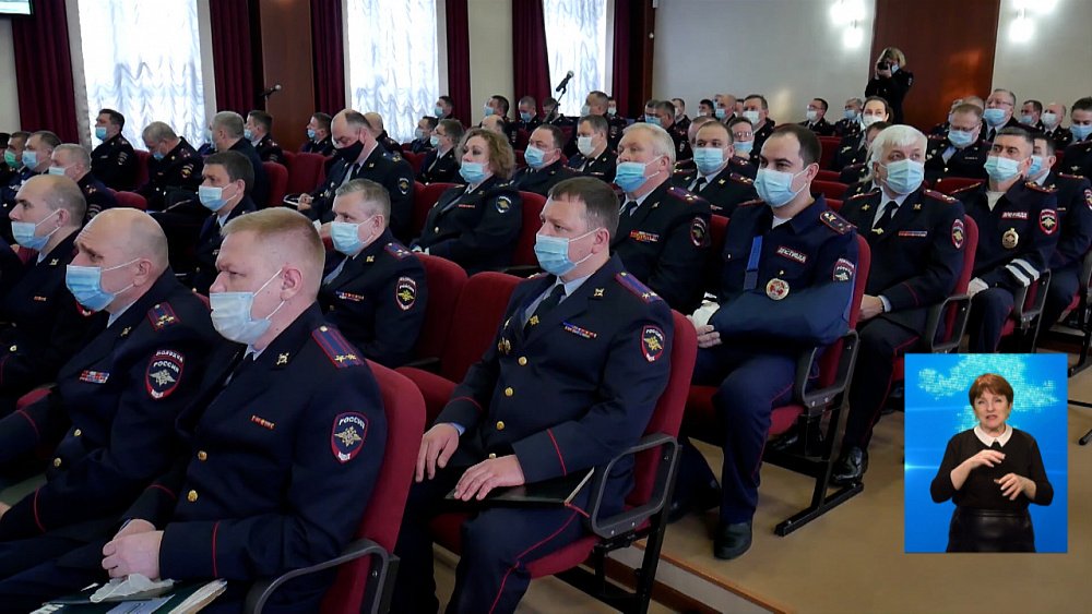 Губернатор наградил сотрудников ДПС