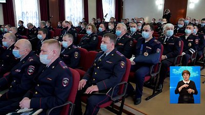 Губернатор наградил сотрудников ДПС