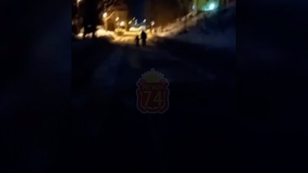 Рабочие ночью нашли ребёнка на дороге