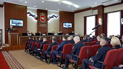 Губернатор наградил сотрудников ДПС