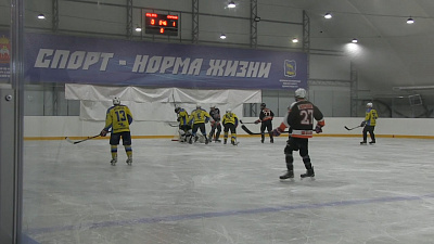 В ледовом модуле проходят первые матчи