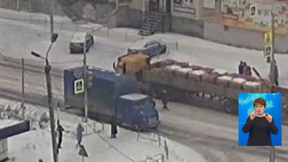 Грузовик сбил школьницу в Миассе на перекрёстке