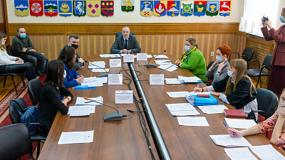 В Челябинской области рассматривают возможность упрощения правил работы мобильной торговли В Челябинской области рассматривают возможность упрощения правил работы мобильной торговли