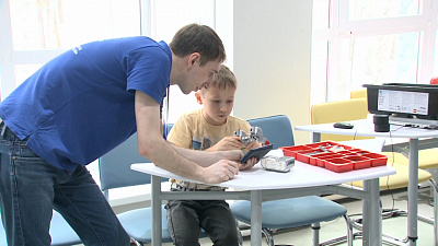 В миасском IT-Cube прошёл открытый урок по робототехники