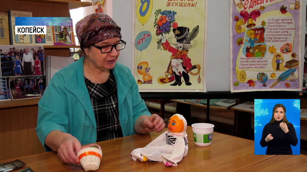 В библиотеке работает художник-волонтер