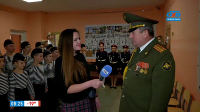 Прямое включение — Праздничное построение кадетов в школе № 36