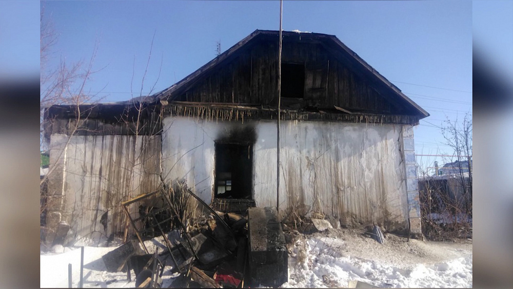 Мужчина заживо сгорел в частном доме