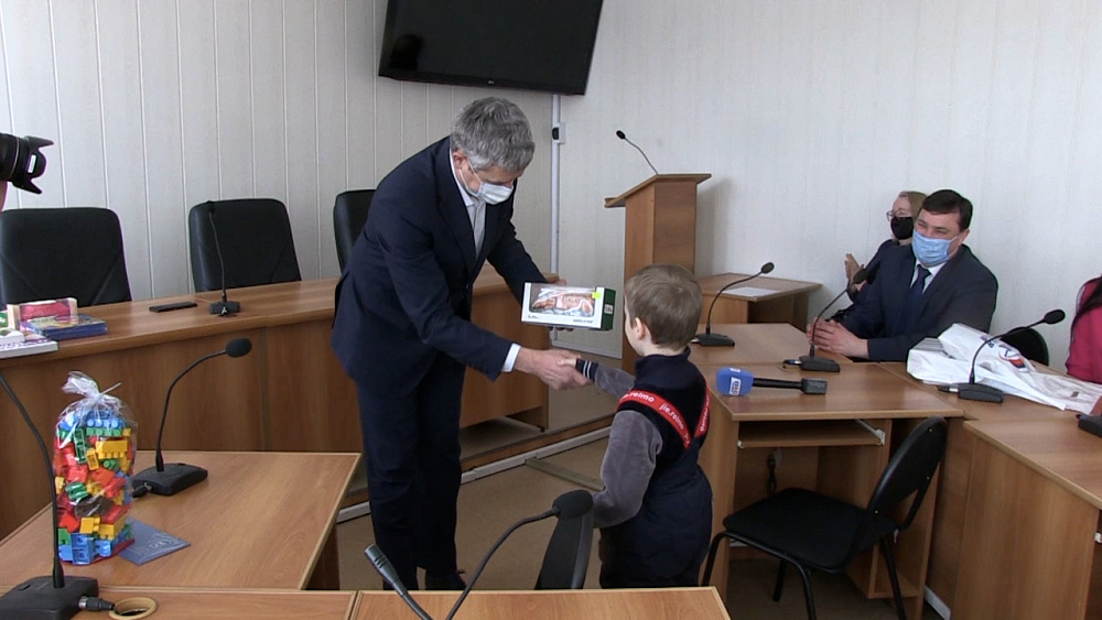 В Миассе наградили победителей конкурса детского рисунка