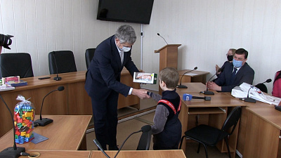 В Миассе наградили победителей конкурса детского рисунка