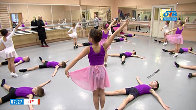 Культпоход — «Оранжевые песни» с Эмилией Культурицей