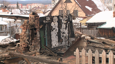 На Партизанской сгорел дом