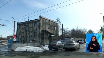 Автослесаря насмерть придавило двигателем