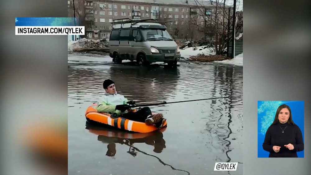 Южноуральцы устроили флешмоб в лодках