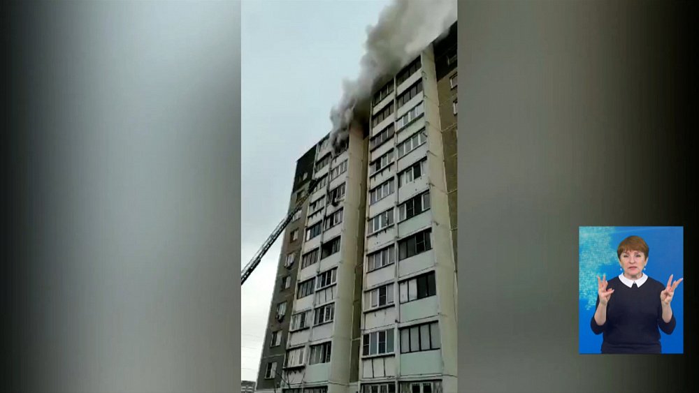 У матери с ребенком вспыхнул балкон