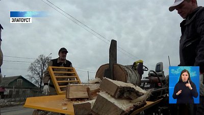 В Златоусте собрали машину для колки дров