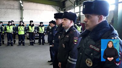 Челябинские автоинспекторы вручили удостоверения народным дружинникам