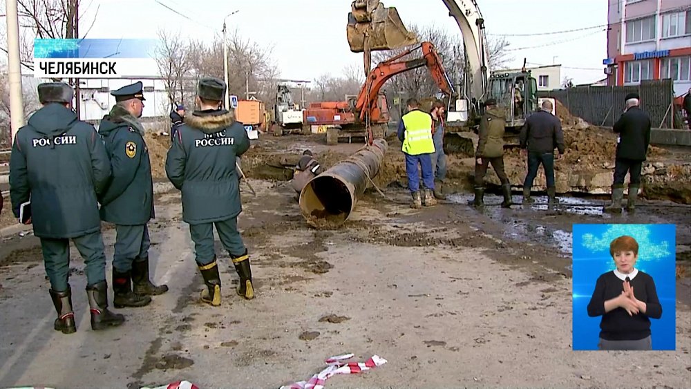 Жителей дома в месте провала грунта расселили