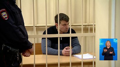 Экс-полицейского за взятку оставили в СИЗО